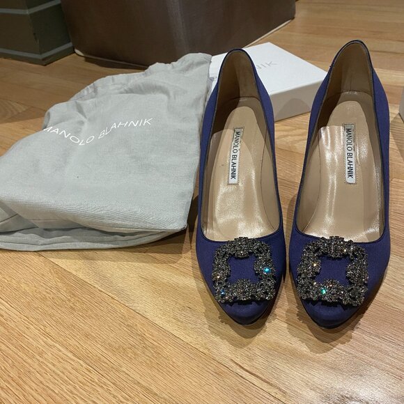 Manolo Blahnik Navy Blue Satin Hangisi Pumps Size 37 Manolo  Manolo Blanik | Hangisi 70mm | size 37.5 | Navy Blue Satin